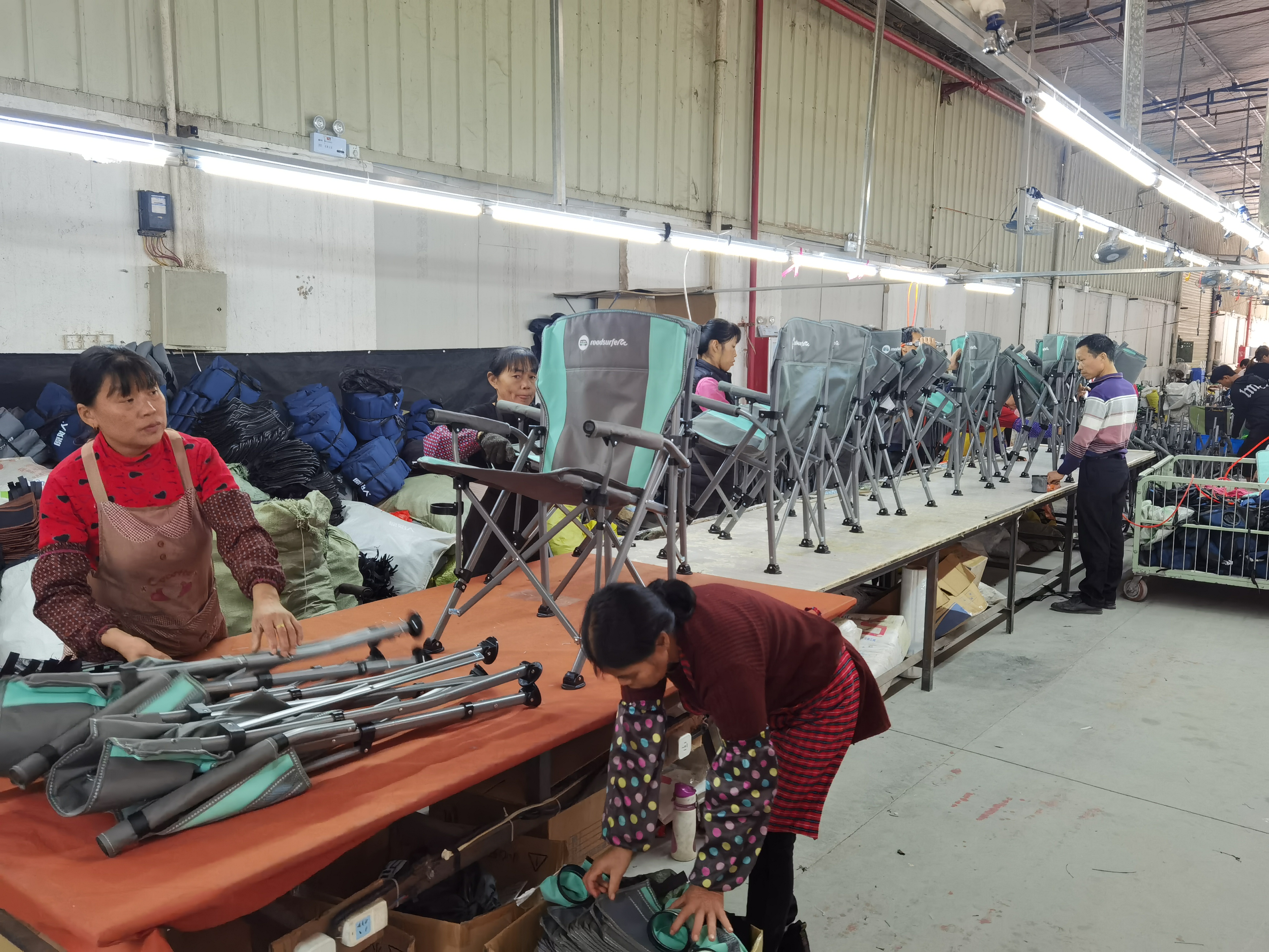 တင်ပို့မှု- ဂျာမနီနိုင်ငံသို့ စခန်းချ ခေါက်ကုလားထိုင်