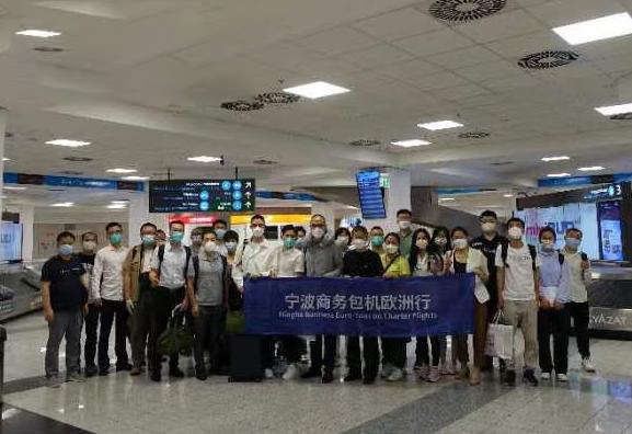 ၁၂ နာရီကြာ လေယာဉ်ပျံသန်းမှုအပြီးတွင် နိုင်ငံခြားကုန်သွယ်မှုလုပ်သား ၃၆ ဦးသည် ဘူဒါပတ်စ်သို့ ဘေးကင်းစွာ ရောက်ရှိလာခဲ့သည်။
