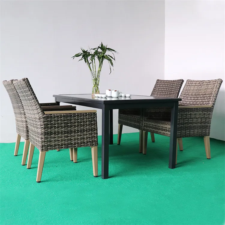 Rattan ပရိဘောဂထုတ်ကုန်များကိုအိမ်ပြင်တွင်အသုံးပြုခြင်း၏အကျိုးကျေးဇူးများမှာအဘယ်နည်း။