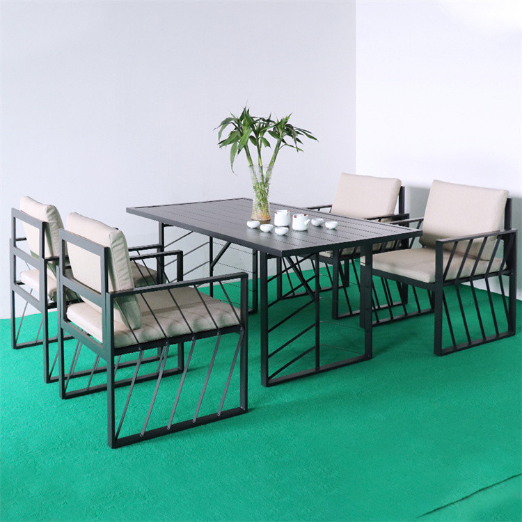 နောက်ဆုံးပေါ် 5-Piece Outdoor Dining Set